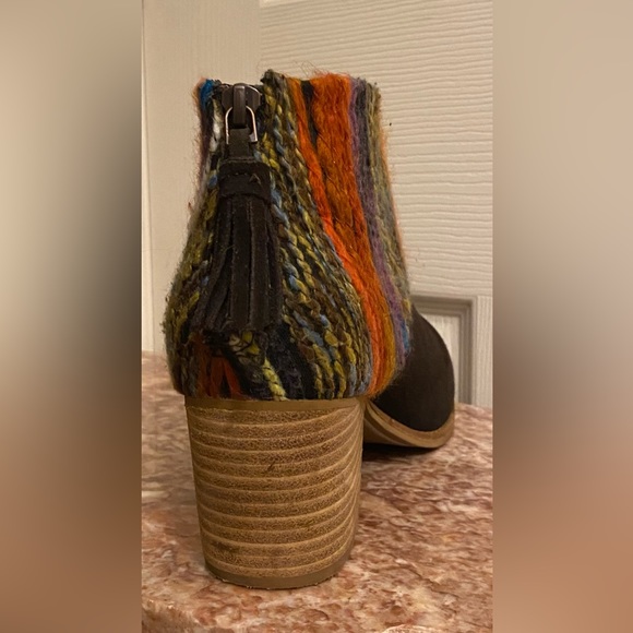 TOM’S Leila Chocolate Suede Multi colored Textile Ankle Boots; Size 9.5; LNWOT. - Picture 5 of 12